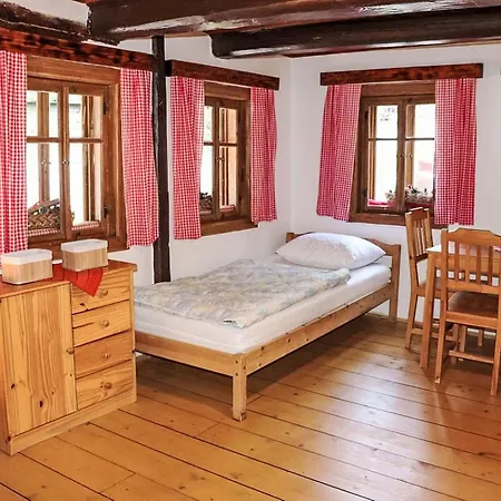 Сasa de vacaciones U Tri Medvedu By Interhome *